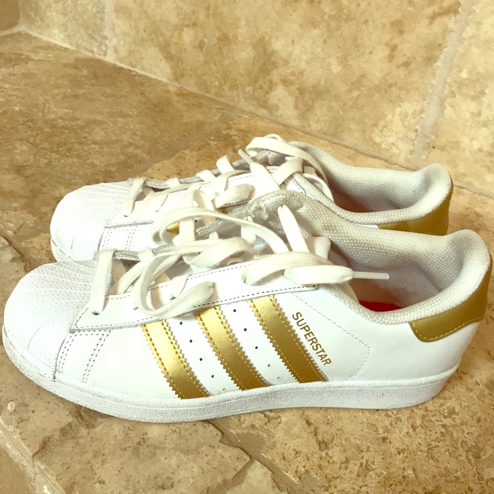 Adidas Superstar Sneaker women size 7.5
